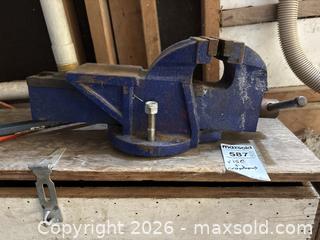 MaxSold Auction: Bench Vise and Crowbars - Pickering (Ontario, Canada) SELLER MANAGED Moving Online Auction - Shay Drive