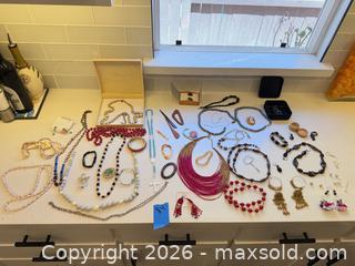 MaxSold Auction: Lg. Mixed Costume Jewelry Lot – Necklaces, Bracelets, Earrings, Pins - Hollister (California, USA) SELLER MANAGED Estate Sale Online Auction - Lily Court