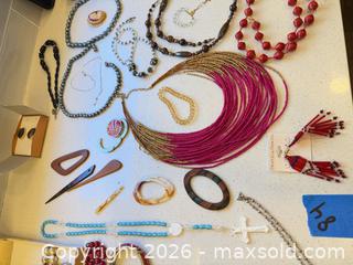 MaxSold Auction: Lg. Mixed Costume Jewelry Lot – Necklaces, Bracelets, Earrings, Pins - Hollister (California, USA) SELLER MANAGED Estate Sale Online Auction - Lily Court