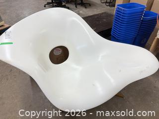 MaxSold Auction: Vitra White Fiberglass Chaise Lounge C - Toronto (Ontario, Canada) Commercial Liquidation Online Auction - Dohme Avenue