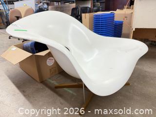 MaxSold Auction: Vitra White Fiberglass Chaise Lounge C - Toronto (Ontario, Canada) Commercial Liquidation Online Auction - Dohme Avenue