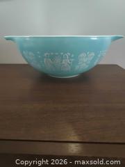 MaxSold Auction: Vintage Pyrex Bowl Butterprint Pattern, 4 Qt - Windsor (Ontario, Canada) SELLER MANAGED Downsizing Online Auction - Deerbrook Drive