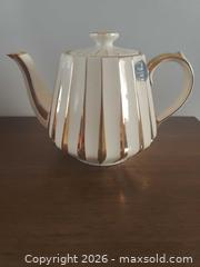 MaxSold Auction: Vintage Sadler Teapot, cream and gold - Windsor (Ontario, Canada) SELLER MANAGED Downsizing Online Auction - Deerbrook Drive