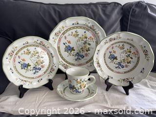 MaxSold Auction: Vintage Mikasa Heritage Imari Bouquet 20 Piece Dinnerware Set (2 of 2 available) - Cupertino (California, USA) SELLER MANAGED Downsizing Online Auction - Bollinger Road