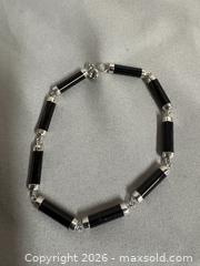 MaxSold Auction: 585K (14K) GOLD BLACK ONYX Cylinder Beaded Bracelet - Marked - Toronto (Ontario, Canada) PARTNER MANAGED Reseller Online Auction - Chesswood Drive