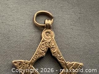 MaxSold Auction: Antique 375K (9K) GOLD MASONIC FreemasonryPendant - Marked  - Toronto (Ontario, Canada) PARTNER MANAGED Reseller Online Auction - Chesswood Drive