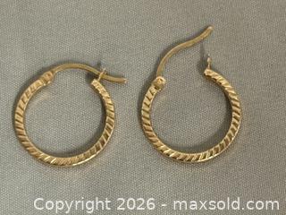 MaxSold Auction: Pair of 10K GOLD Hoop Earrings - Marked  - Toronto (Ontario, Canada) PARTNER MANAGED Reseller Online Auction - Chesswood Drive