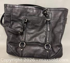 MaxSold Auction: Vintage Preloved Coach Soho Duffle Bag - Toronto (Ontario, Canada) PARTNER MANAGED Reseller Online Auction - Queen Street West.