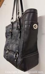 MaxSold Auction: Vintage Preloved Coach Soho Duffle Bag - Toronto (Ontario, Canada) PARTNER MANAGED Reseller Online Auction - Queen Street West.