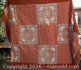 MaxSold Auction: NEWISH QUILT WITH SAWTOOTH EDGES - Loyalist (Ontario, Canada) SELLER MANAGED Downsizing Online Auction - Main Street Bath