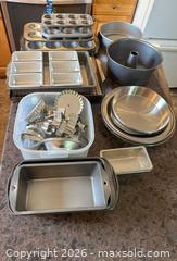 MaxSold Auction: Assorted Bakeware Set, 16–30 Pieces - Didsbury (Alberta, Canada) PARTNER MANAGED Moving Online Auction - Deer Coulee Drive