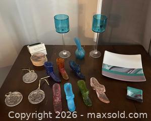 MaxSold Auction: Mixed Glass Decorative Figurines, Ornaments & Vases (10-15 pcs) - Didsbury (Alberta, Canada) PARTNER MANAGED Moving Online Auction - Deer Coulee Drive