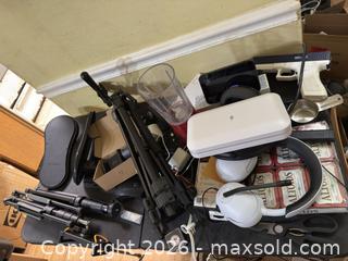 MaxSold Auction: Mixed Electronics & Accessories Lot with Tripod, Headphones - Alpharetta (Georgia, USA) SELLER MANAGED Moving Online Auction - Homestead Trl