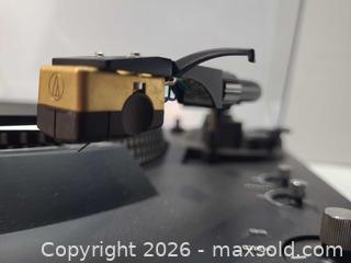 MaxSold Auction: Technics SL-2000 Direct Drive Turntable (33/45 RPM) - Toronto (Ontario, Canada) PARTNER MANAGED Reseller Online Auction - Queen Street West