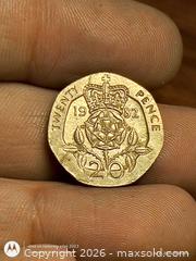 MaxSold Auction: 1982 United Kingdom 20 Pence Coin — Queen Elizabeth II - South Frontenac (Ontario, Canada) SELLER MANAGED Downsizing Online Auction - Battersea Road