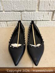 MaxSold Auction: Valentino Garavani Rockstud Leather Pointed Toe Flats, EU 41  - Toronto (Ontario, Canada) SELLER MANAGED Downsizing Online Auction -  Lonsdale Road (CONDO)