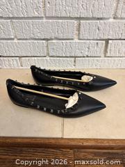 MaxSold Auction: Valentino Garavani Rockstud Leather Pointed Toe Flats, EU 41  - Toronto (Ontario, Canada) SELLER MANAGED Downsizing Online Auction -  Lonsdale Road (CONDO)