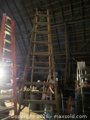 MaxSold Auction: 12 foot fiberglass ladder - Milton (Ontario, Canada) SELLER MANAGED Downsizing Online Auction - Guelph Line (STORAGE)