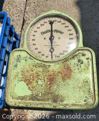 MaxSold Auction: Health-O-Meter Vintage Metal Bathroom Scale, 240 lb Capacity - Kingston (Ontario, Canada) SELLER MANAGED Downsizing Online Auction -  Railway Street