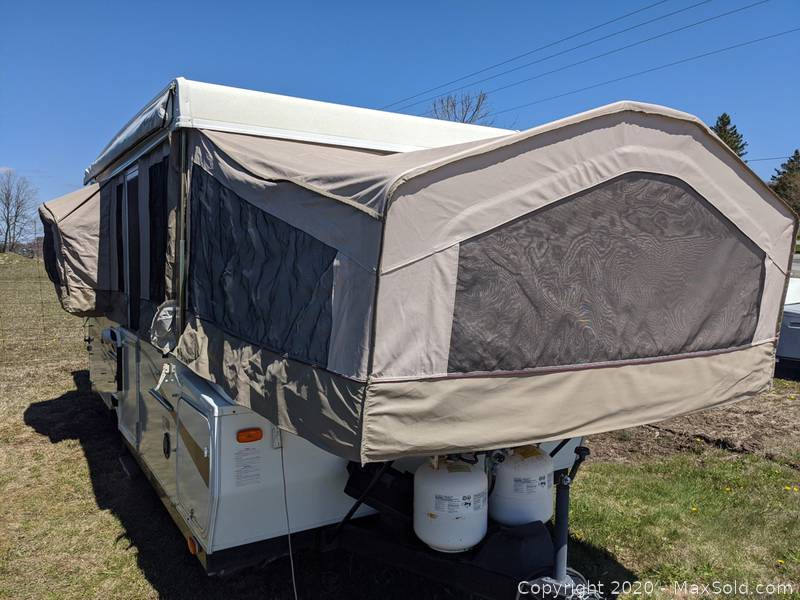 Used 2012 Flagstaff Classic Series Tent Trailer