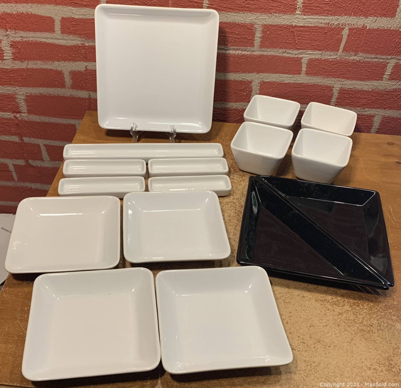 Sold at Auction: Pampered Chef Lot