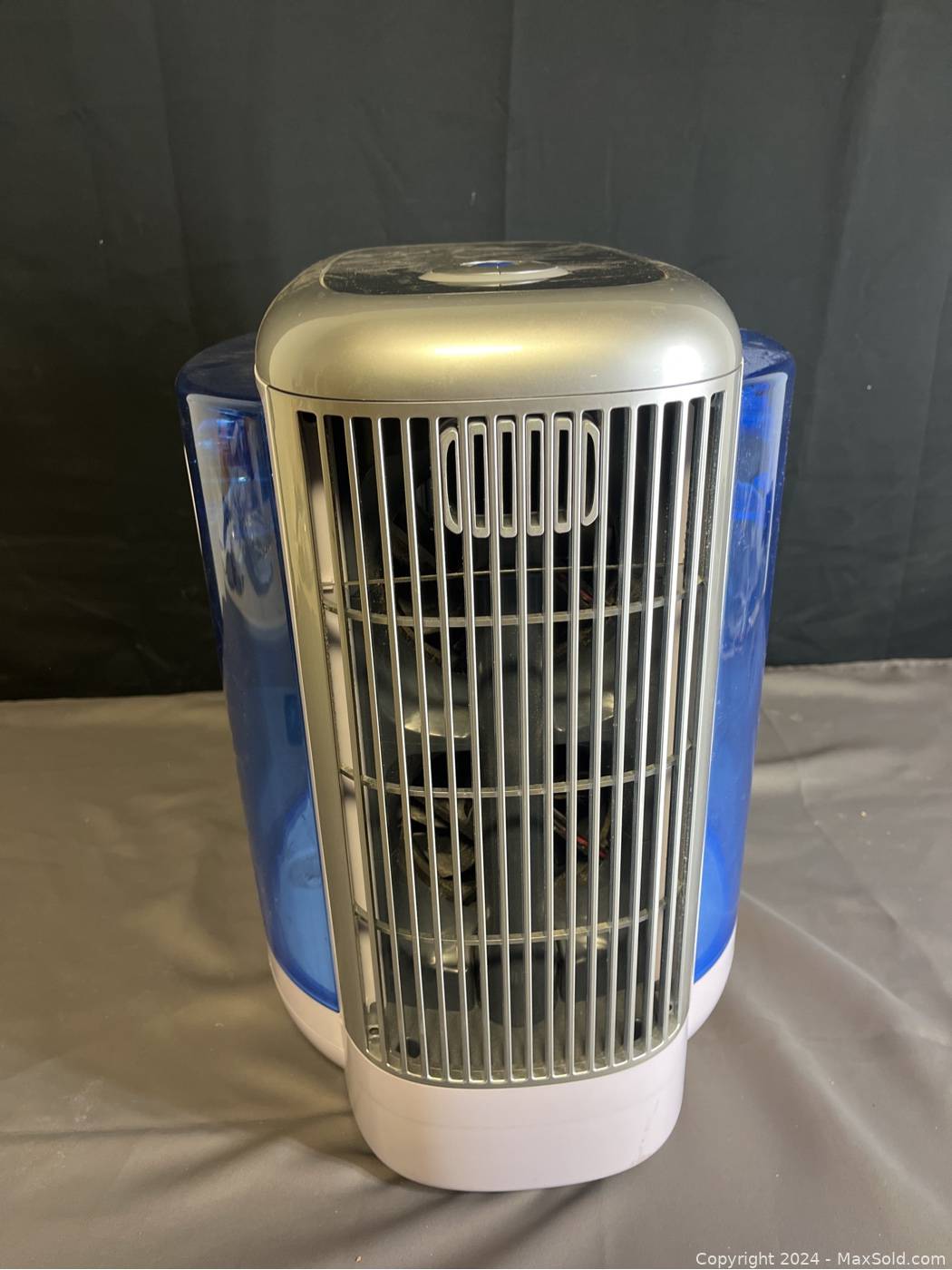 Brookstone AIR CLEANER PURIFIER MaxSold