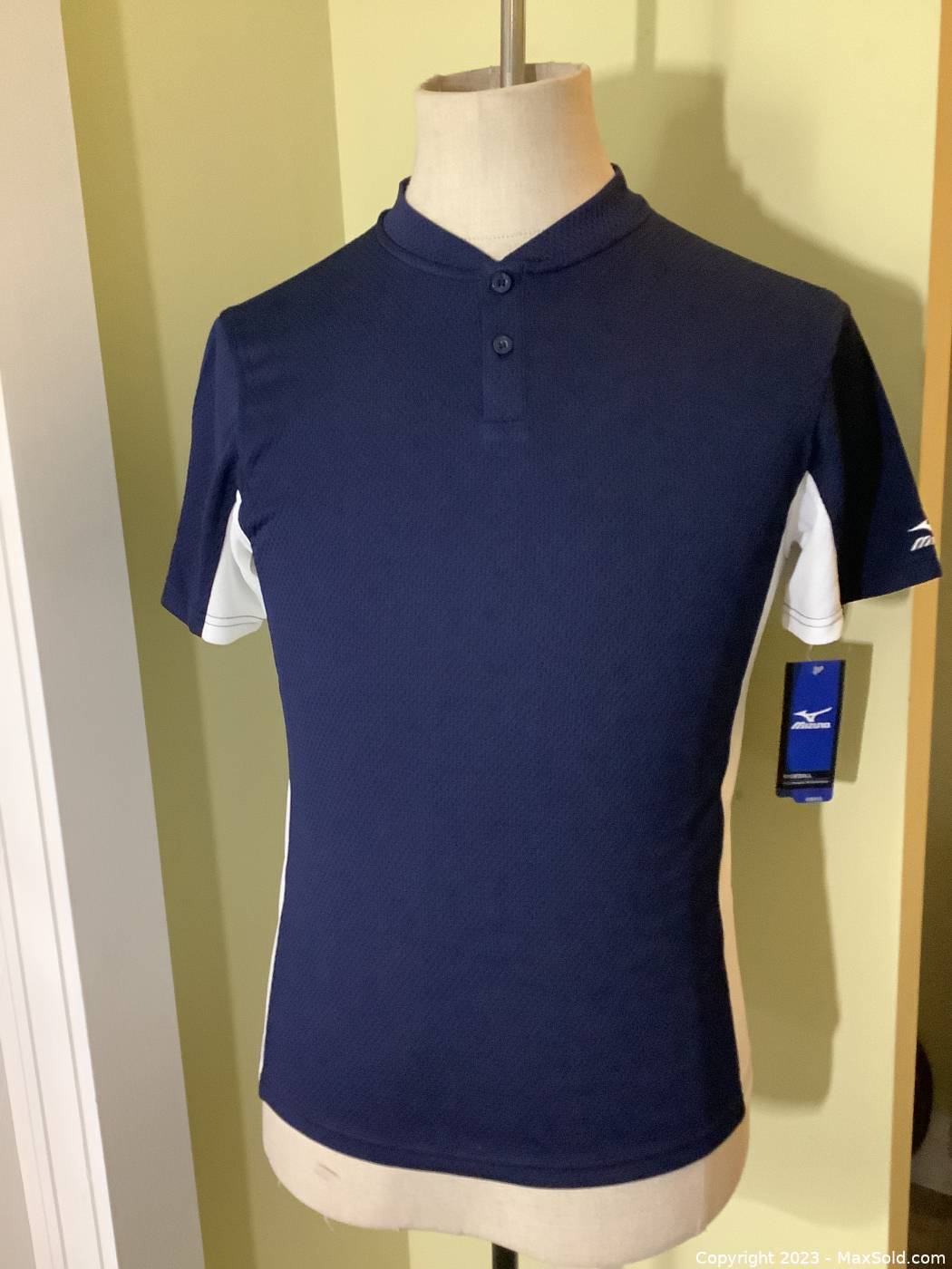 Navy blue discount workout shirt