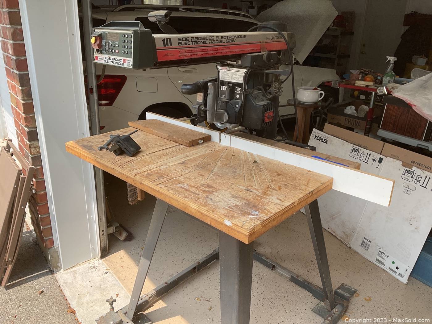 Electric store radial saw