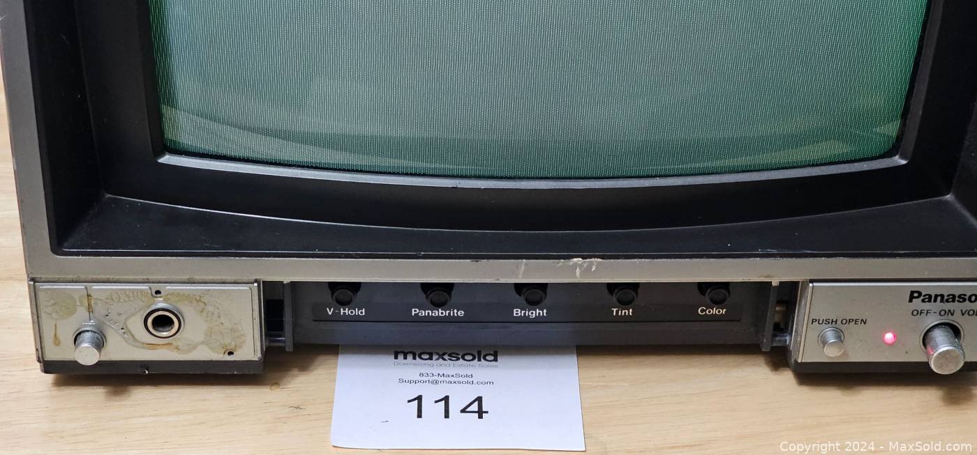 1982 Panasonic Color Video Monitor | Maxsold