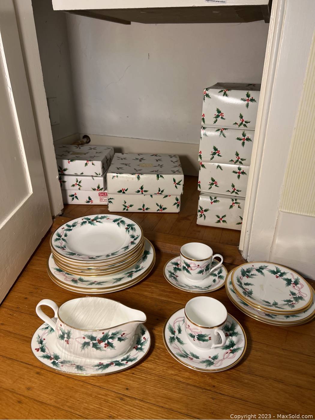 Mikasa hotsell christmas china