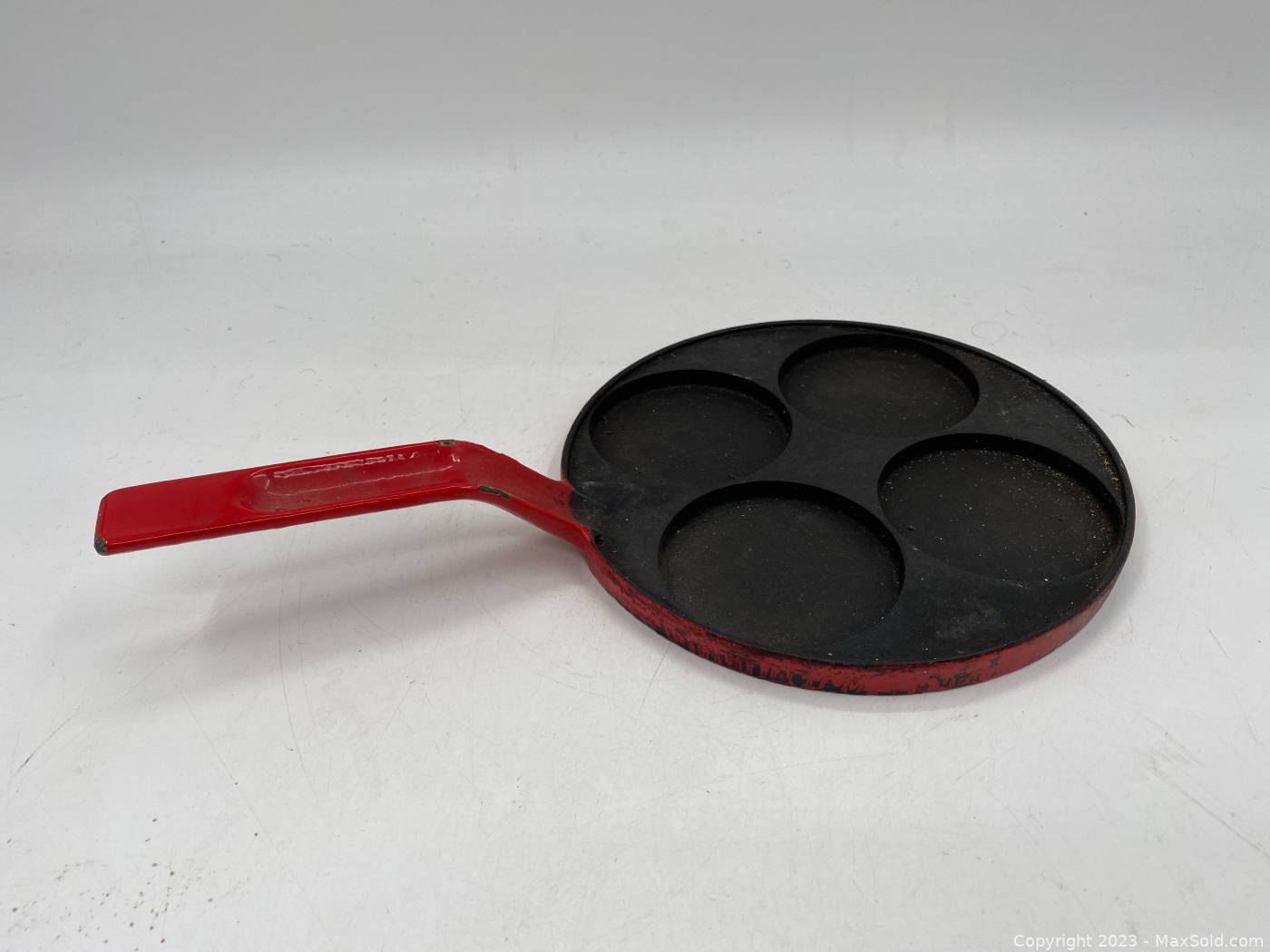 Antique cast iron outlet griddle