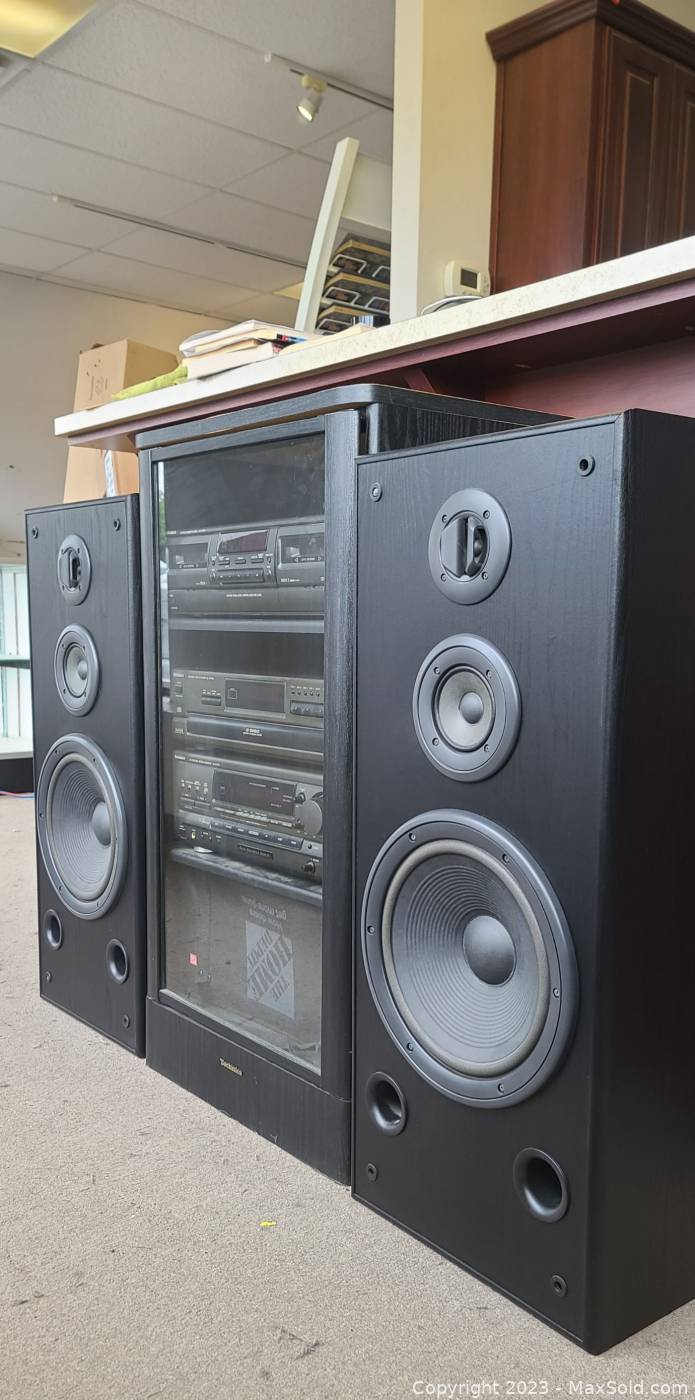 Technics powerful audio system | Maxsold