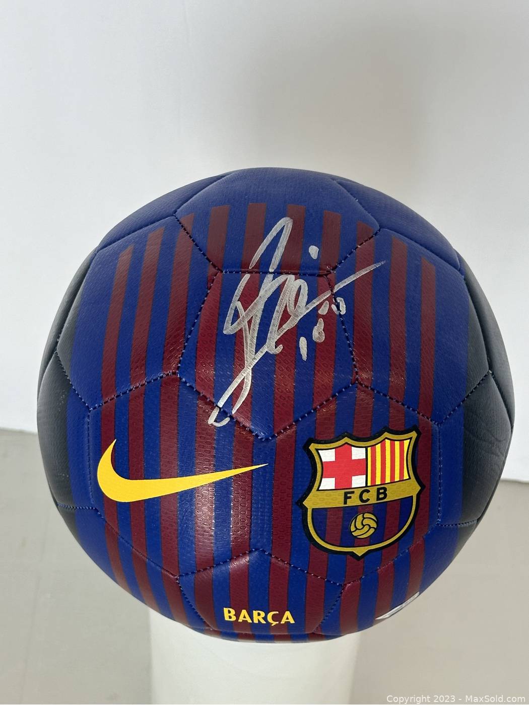 Messi autographed best sale soccer ball