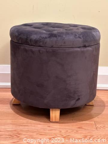 Tall stool deals with storage