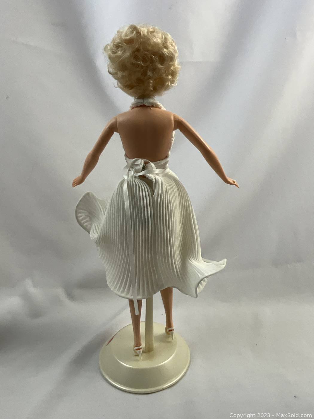 Marilyn monroe barbie 1997 hot sale