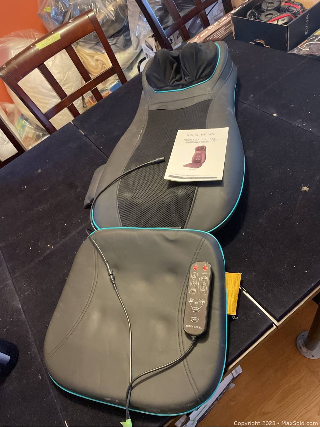 Neck & back outlet massage cushion