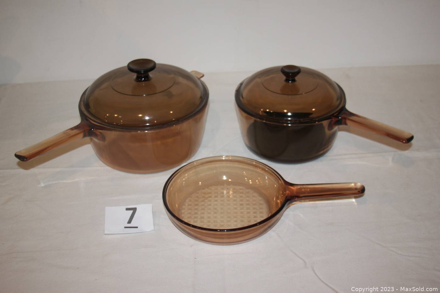 https://d12srav5gxm0re.cloudfront.net/auctionimages/87659/1701275811/wthree_vision_corning_france_cookware-7-1.jpg