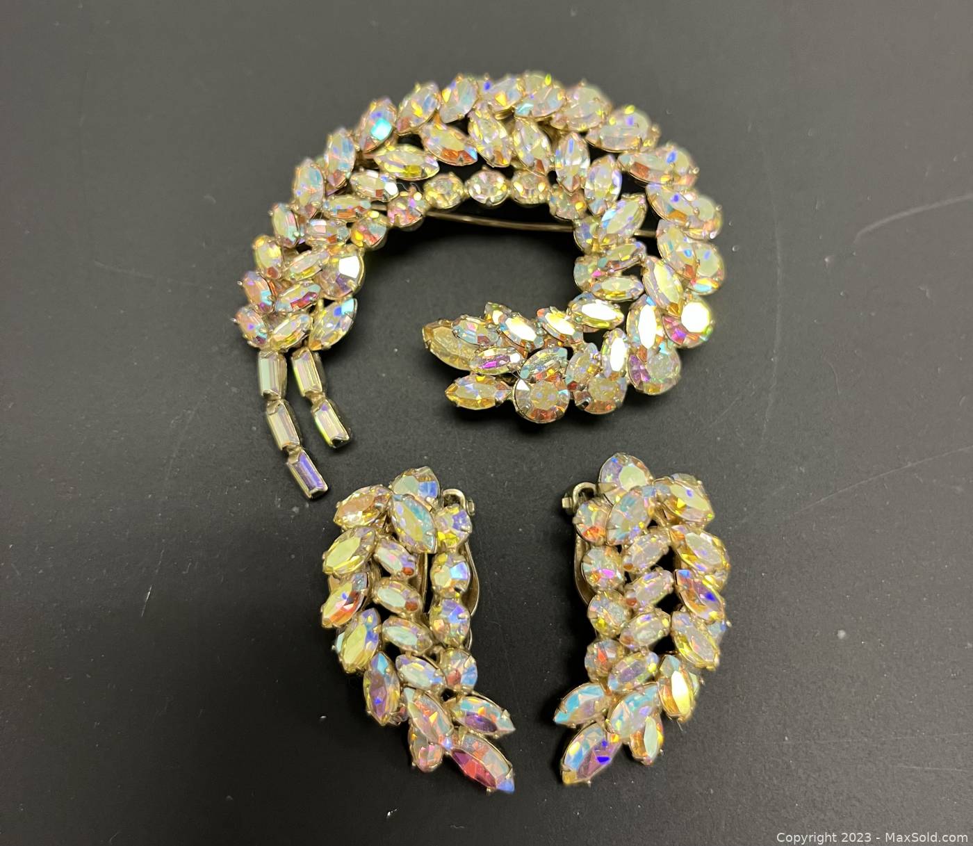 Sherman brooches new arrivals canada