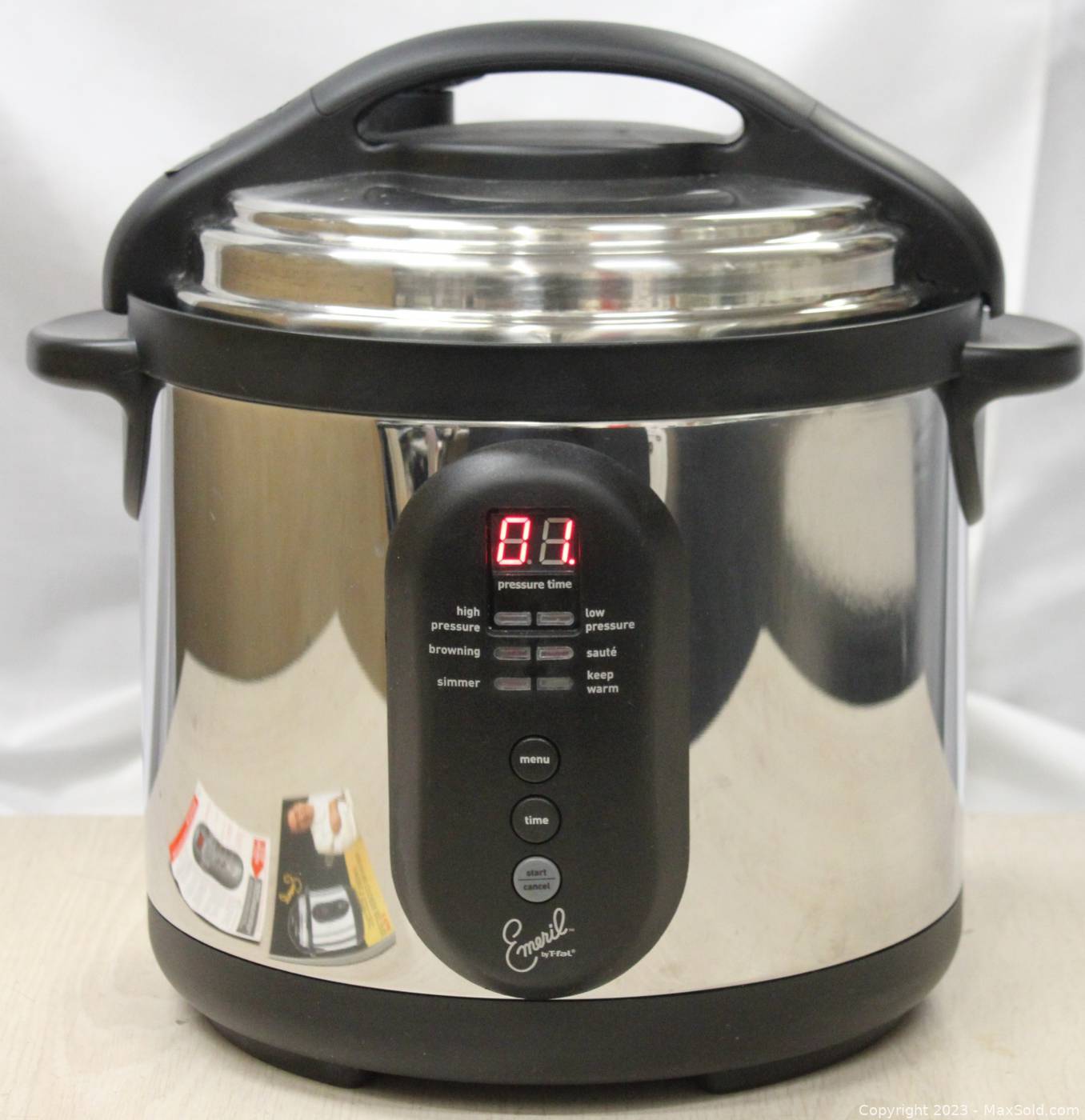 https://d12srav5gxm0re.cloudfront.net/auctionimages/87807/1700669479/wemeril_t-fal_pressure_cooker-46-1.jpg