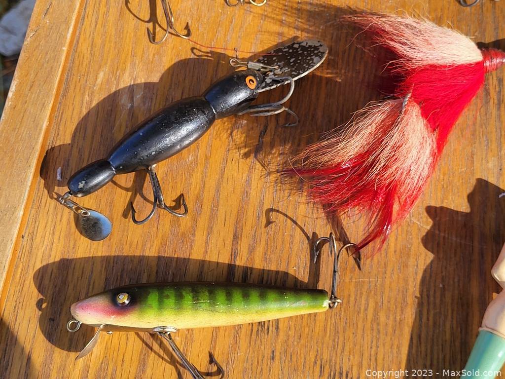 Vintage Fishing Lure Lot Auction