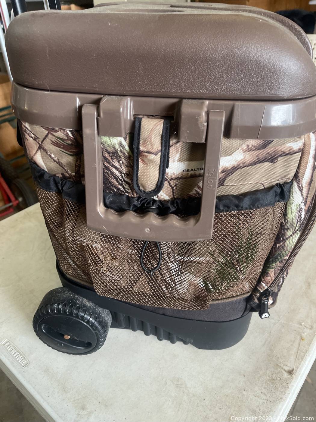 Igloo sportsman 2024 cooler camo