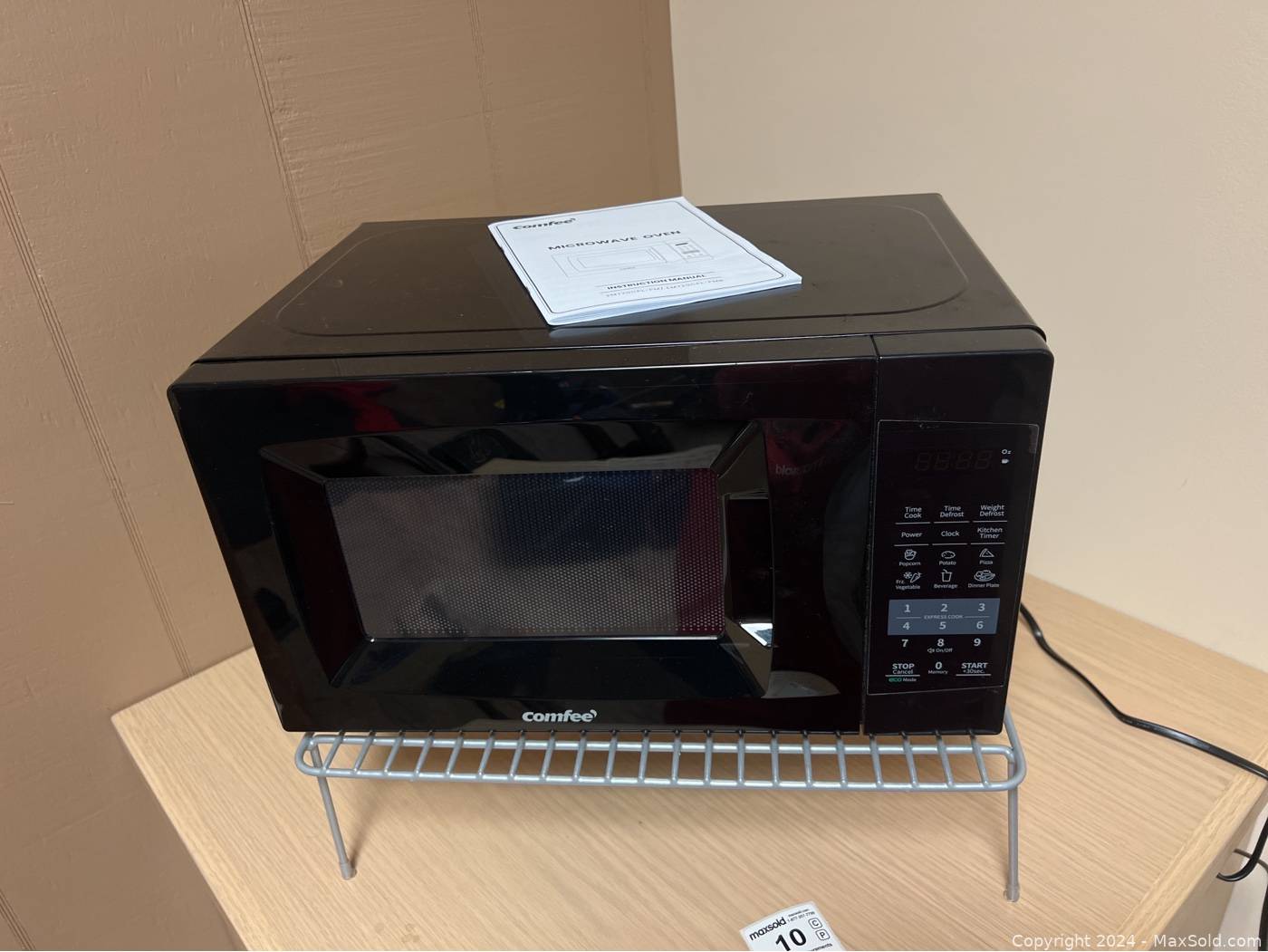 Oster 1350 Watt Microwave - Sherwood Auctions