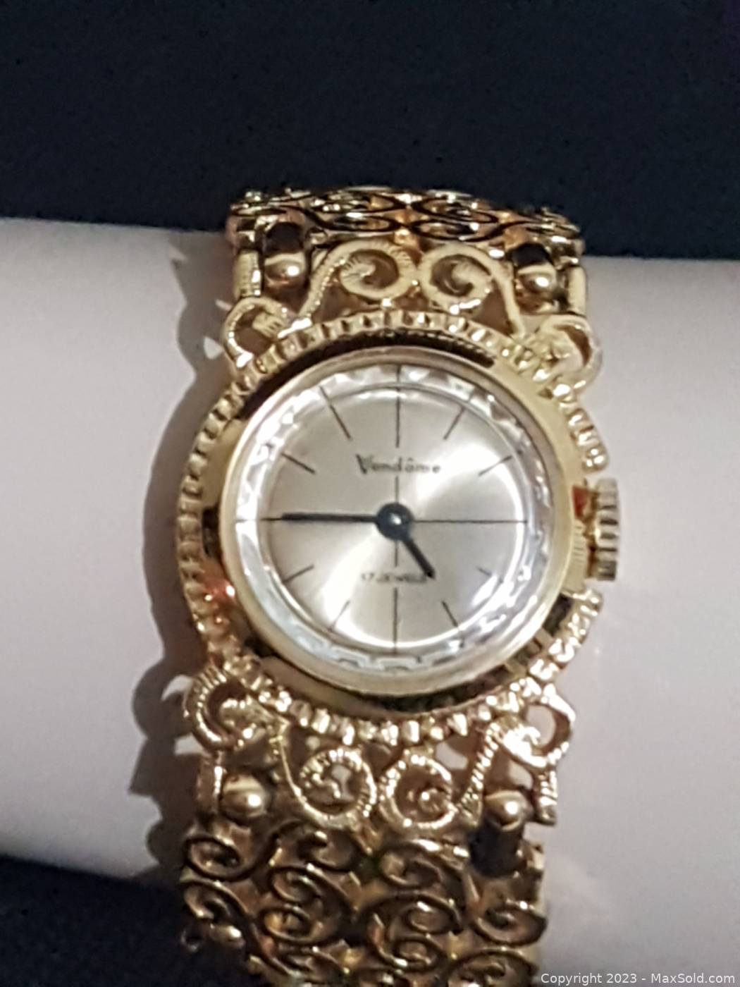 Silver Enhance Beauty Of Time Watch - Khushbu Jewellers