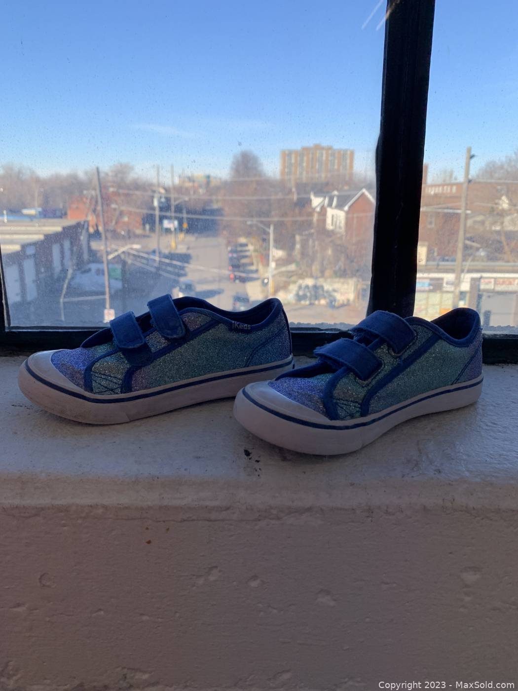 Blue on sale sparkle keds