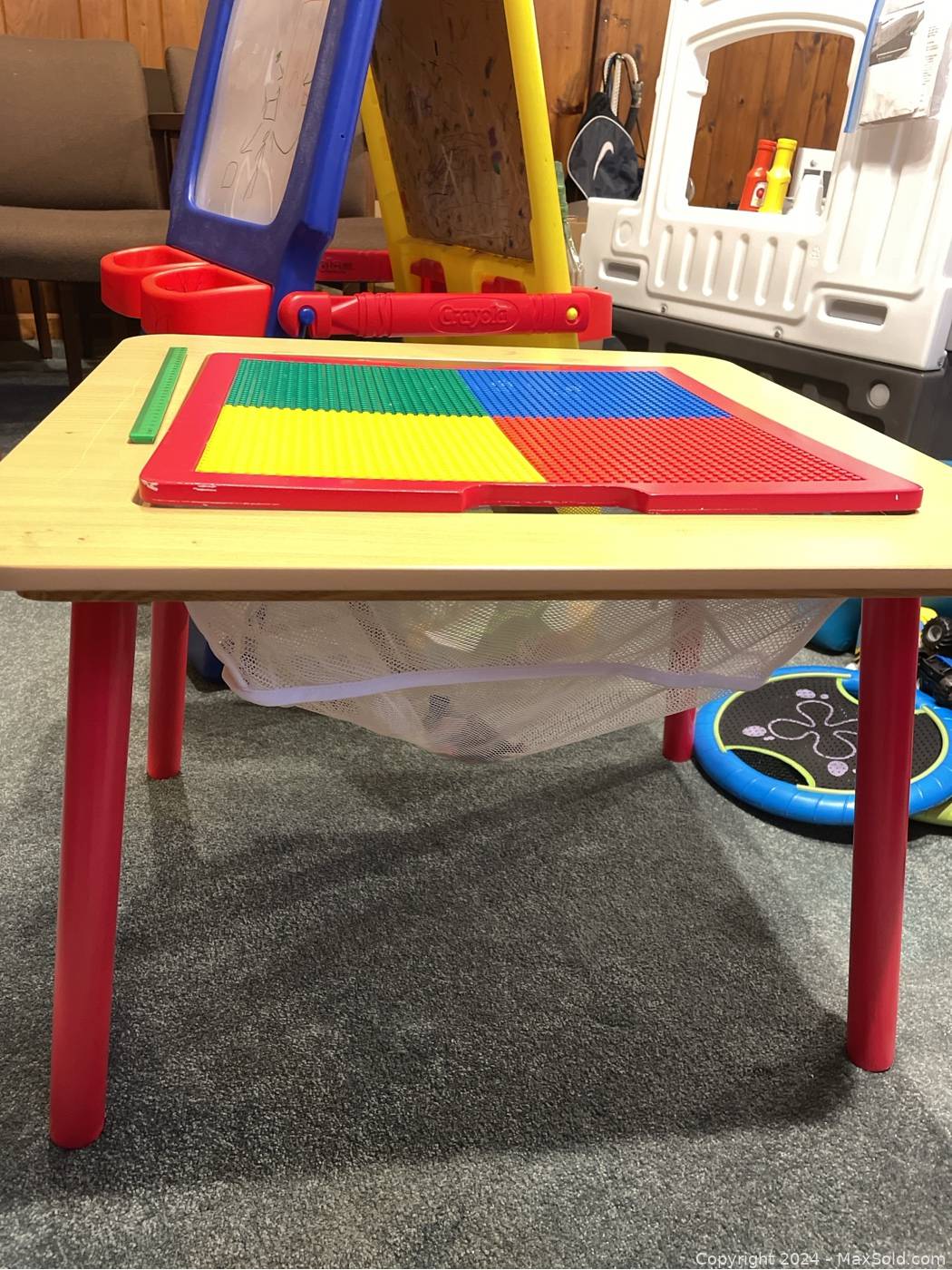 Crayola lego online table