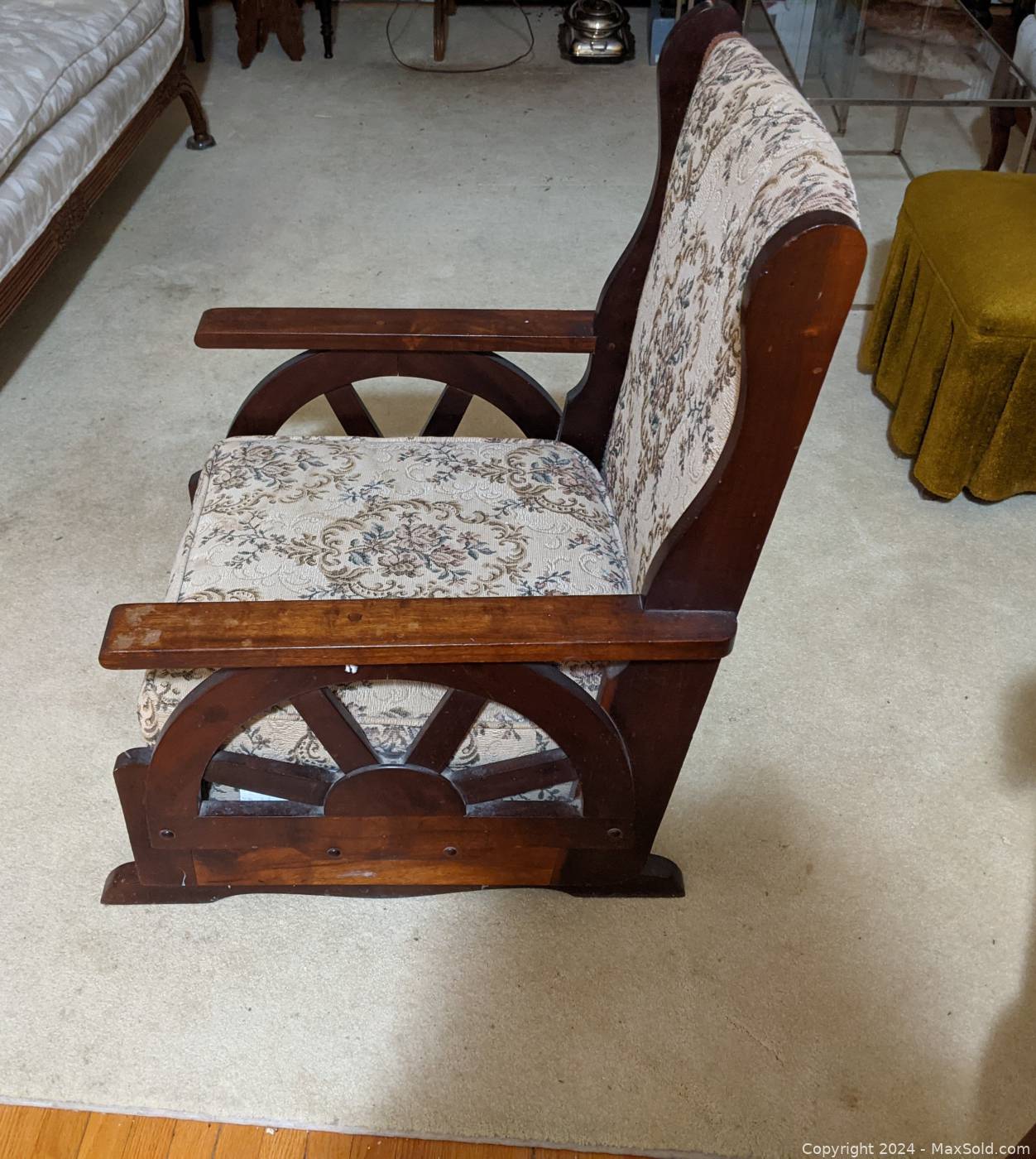 Wagon wheel best sale chair vintage