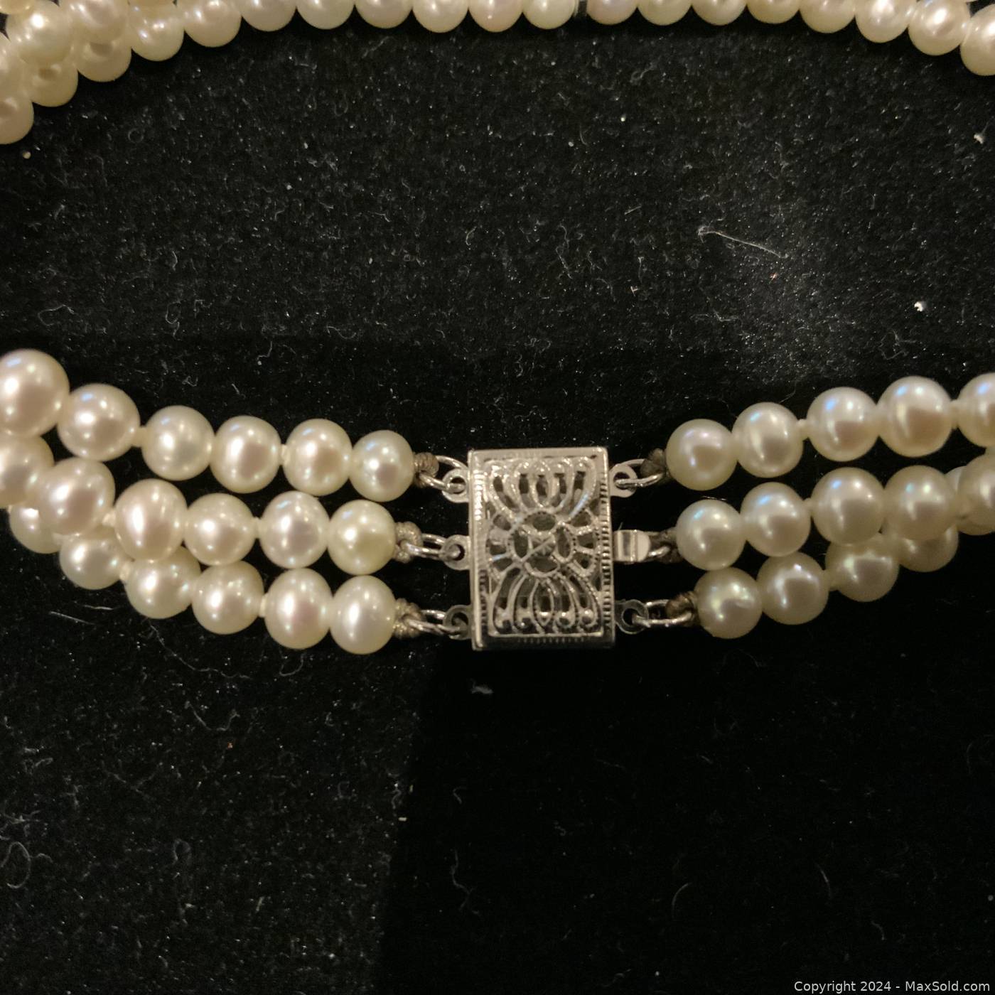 Pearl and diamond deals bracelet white gold