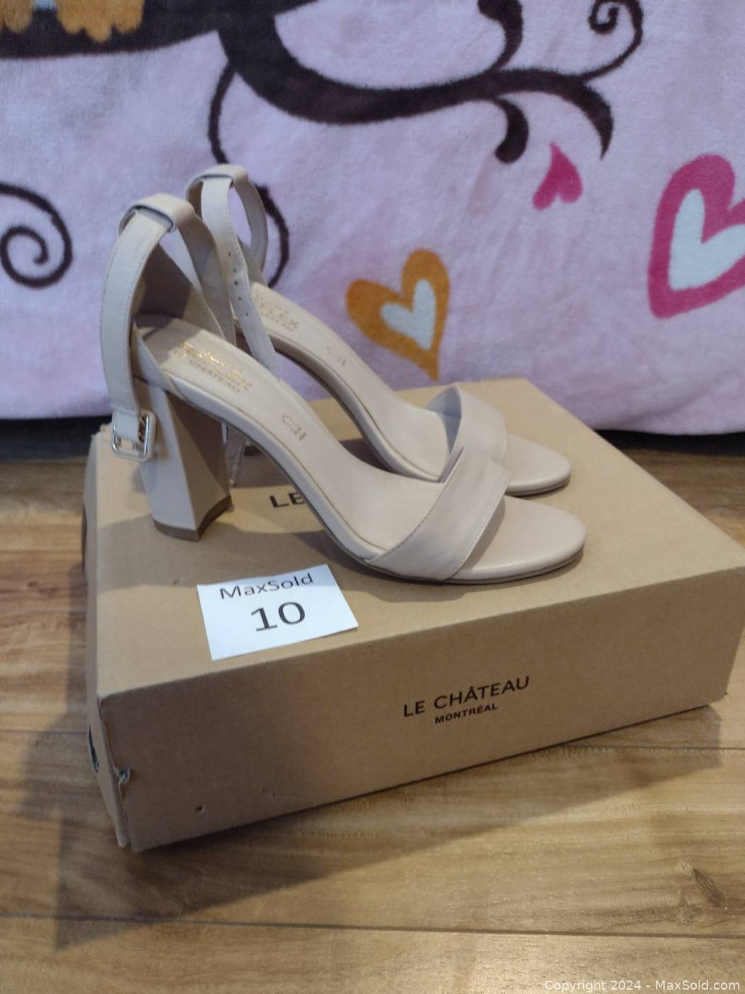 Le chateau deals canada shoes