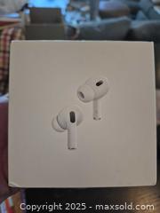 MaxSold Auction: Apple AirPods Pro and Osmo Mobile 2 and additional tools - Coppell (Texas, USA) SELLER MANAGED Downsizing Online Auction - Parker Drive