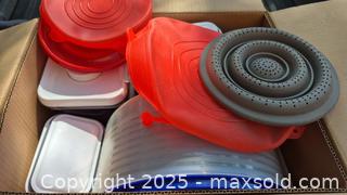 MaxSold Auction: Misc Set of Plastic Kitchen Containers - Coppell (Texas, USA) SELLER MANAGED Downsizing Online Auction - Parker Drive